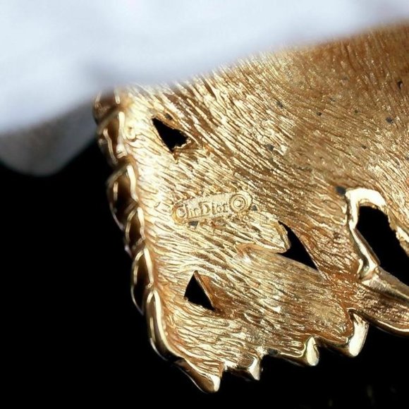 DIOR Horse Pendant in Gold with Clear Rhinestones - Picture 2 of 9